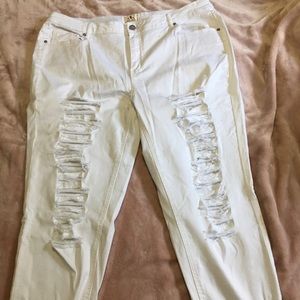Distressed white cropped jeans